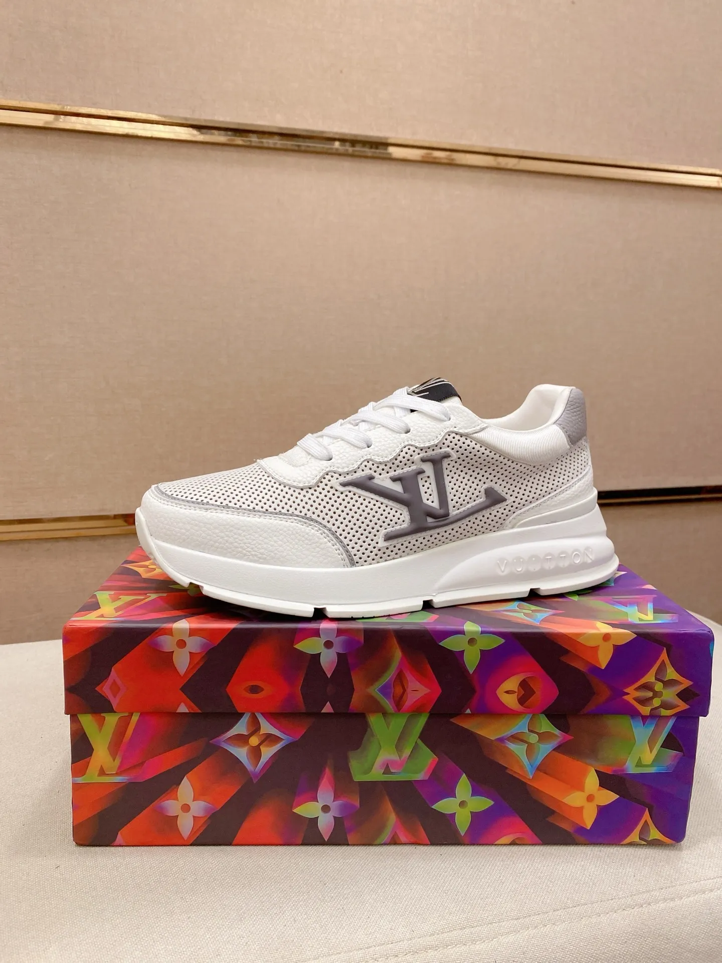 Men's shoes: 442💰🎉🎉LV~Louis Vuitton trendy men's shoes, new shipments, latest matching, the same style as the official website, super high quality, hot sales of the season [strong][strong][strong]Selected first-layer cowhide, comfortable sheepskin lining, original last, comfortable on the foot, wear-resistant rubber outsole, size: 38-44.